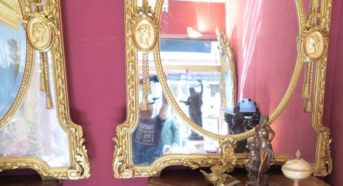 Paire de miroirs ou similaires parecloses et médaillons allégorie aux anges et aux oiseaux - Napoléon III