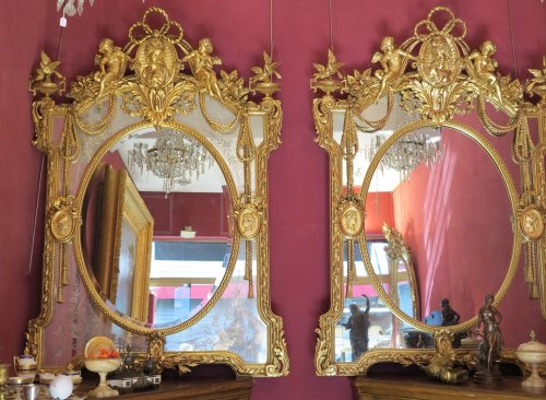 Napoléon III - Paire de miroirs ou similaires parecloses et médaillons allégorie aux anges et aux oiseaux