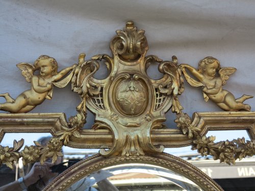 Antiquités - Miroir Napoléon III à parecloses et médaillon central