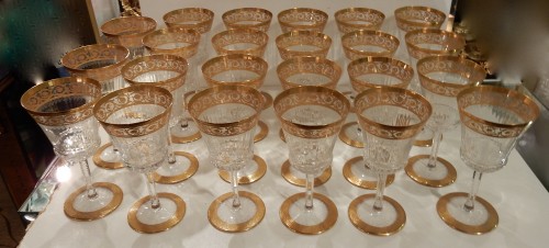 Service de 90 Pièces en cristal de St Louis, modèle Thistle - Argenterie et Arts de la table Style Années 50-60