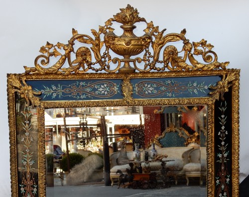 Antiquités - Miroir Venise et bronze doré à fronton avec cadre en verre émaillé
