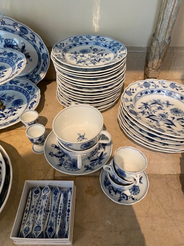 Art nouveau - Très grand service de table en porcelaine de Meissen