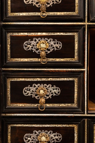 Louis XIV - Cabinet en palissandre et ivoire, Italie 17e siècle