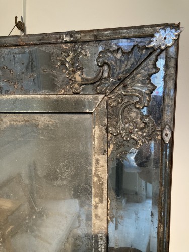 Miroir de forme rectangulaire début du XVIIIe siècle - 