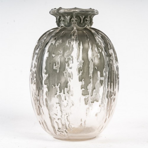 René LALIQUE (1860-1945) - "Fontaines" Vase couvert (1912) - Verrerie, Cristallerie Style 