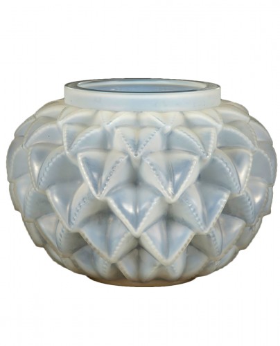 René Lalique  - Vase "Languedoc" Opalescent