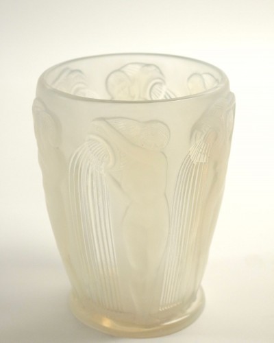 Verrerie, Cristallerie  - René Lalique Vase "Danaides" Opalescent