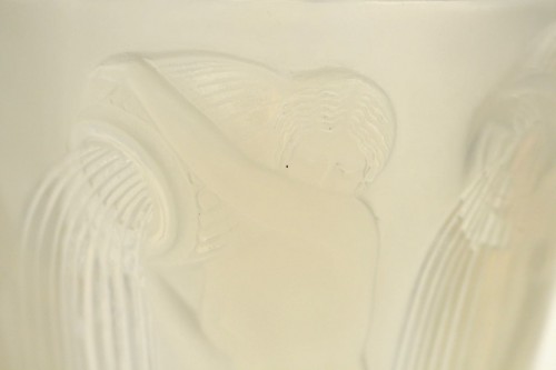 René Lalique Vase "Danaides" Opalescent - Alexia Say