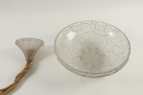 Antiquités - René Lalique (1860-1945) - Plafonnier vasque « Charmes »