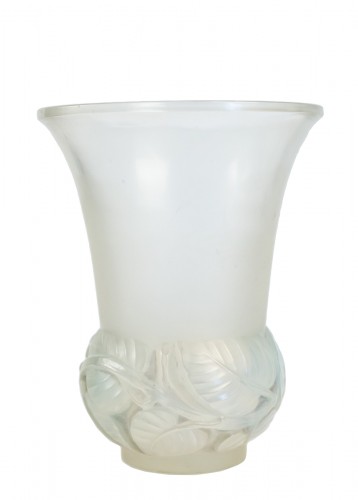 René Lalique - Vase opalescent "Lilas" ou Paire