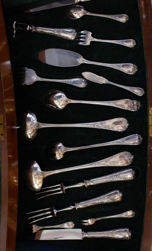 Christofle - ménagère en métal argenté 135 pièces, modèle Marly - Argenterie et Arts de la table Style 