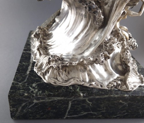Argenterie et Arts de la table  - Coupe en argent massif, cristal, marbre et pierre