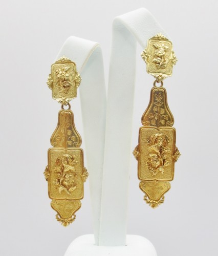 Boucles d'oreilles, en or, vers 1830. - Bijouterie, Joaillerie Style Louis-Philippe