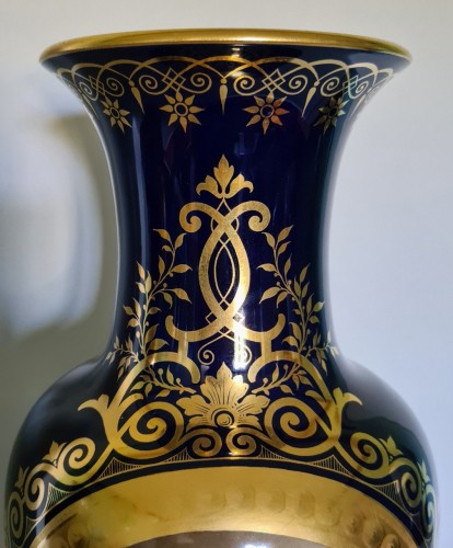 XIXe siècle - Vases en porcelaine d'époque Restauration