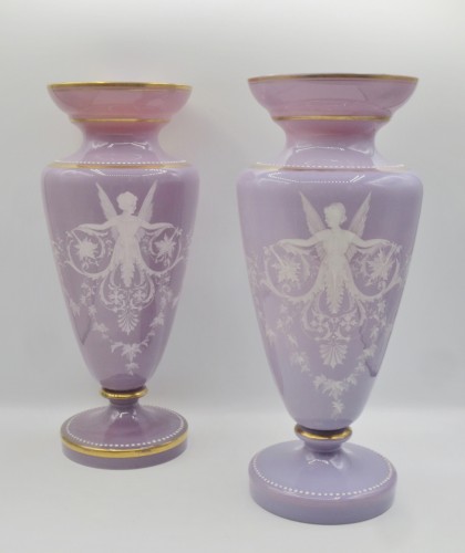 Verrerie, Cristallerie  - Paire de vases en opaline, XIXe siècle