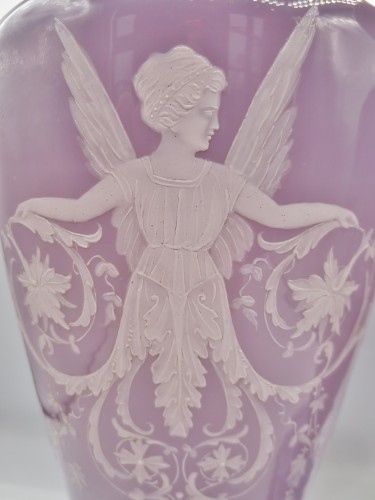  - Paire de vases en opaline, XIXe siècle