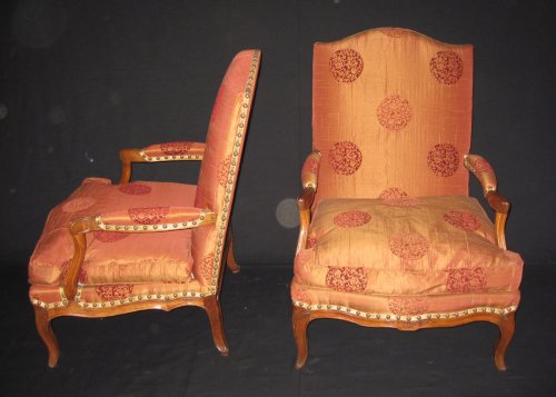 Louis XV - Paire de fauteuils "coin de feu" d'époque Louis XV