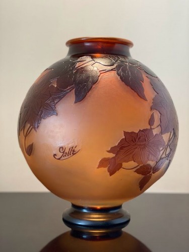 Emile Gallé Vase Boule Art Nouveau Aux Clématites - Antiquités Art Nouveau