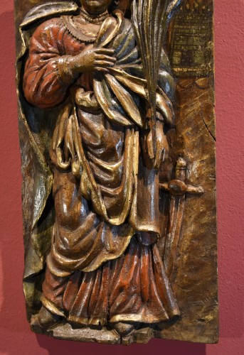 Sculpture Sculpture en Bois - Panneau en haut-relief représentant Sainte-Barbe, Sud de la France 16e/17e Siècle