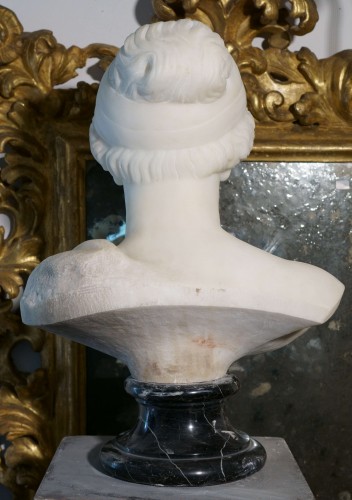 XIXe siècle - Aphrodite de Cnide, buste néoclassique en marbre 1830