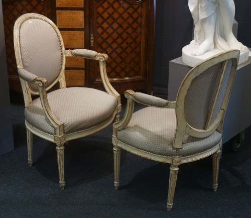 XVIIIe siècle - Paire de fauteuils cabriolets Louis XVI estampillés Pierre Remy