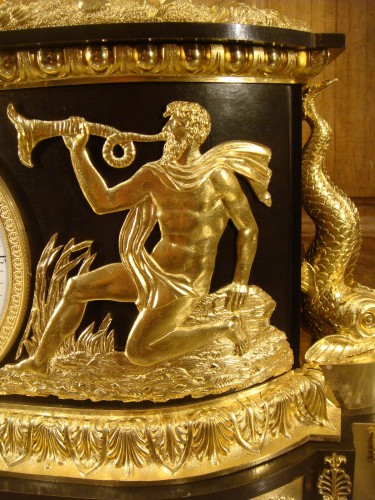 Restauration - Charles X - Pendule en bronze Nymphe à la coquille - Epoque Restauration