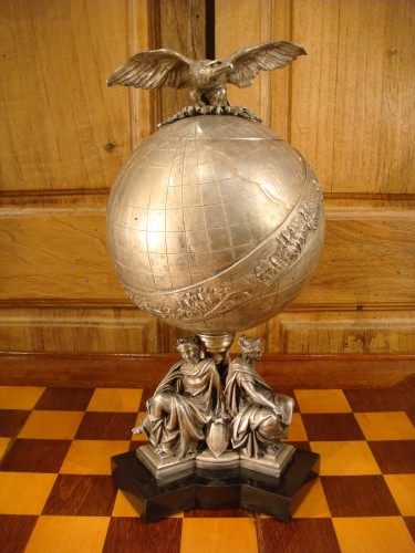 Objet de décoration Cassolettes, coupe et vase - Cassolette en Bronze argenté " A la Gloire des Armées Napoléonienne