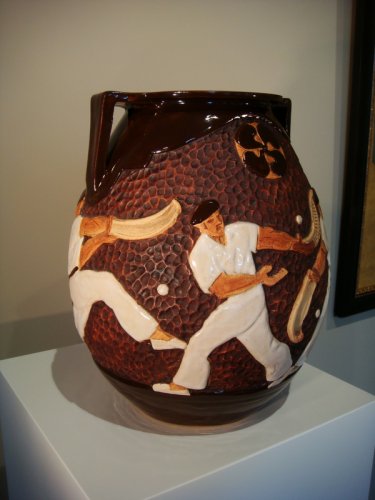 Céramiques, Porcelaines  - Vase aux joueurs de pelote Basque Ciboure