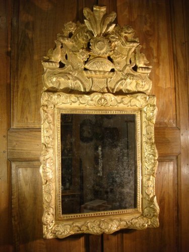 Miroir en bois doré fronton aux oiseaux, époque Régence - Antiquaires Balzeau & Brion