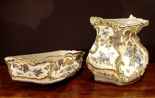 Fontaine fin XVIIIe en faïence - Céramiques, Porcelaines Style 