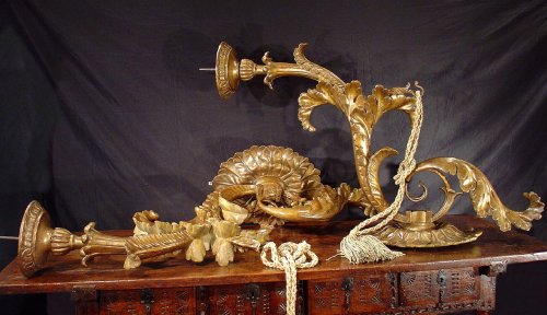 Paire de Bras de lumière bois doré XVIIe siècle