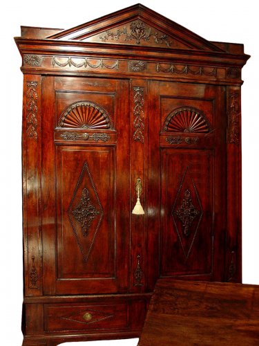 Armoire Anglaise Georges III - vers 1780