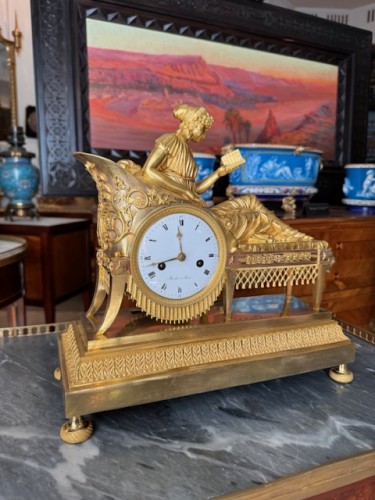 Pendule D'époque Empire représentant Madame de Récamier - Horlogerie Style Empire