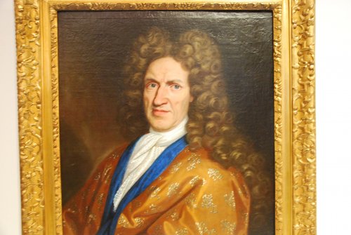 XVIIIe siècle - Portrait d'un gentilhomme de la cour de Louis XV
