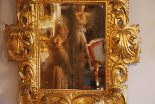 Miroir en bois doré début XVIIIe, travail Italien - Antiquités Paul Azzopardi