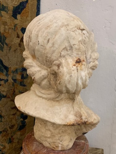 Buste de femme en marbre  de Carrare 17e - Louis XIV