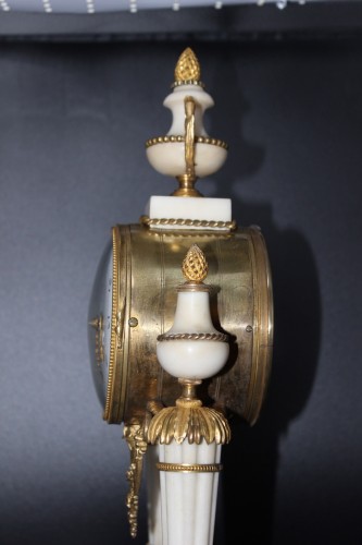 Antiquités - Pendule portique Louis XVI