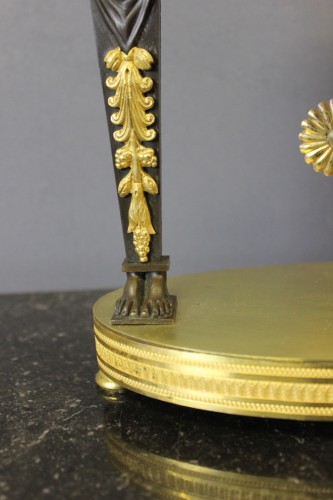 Antiquités - Pendule portique "Retour d'Egypte" en bronze doré et patiné début XIXe