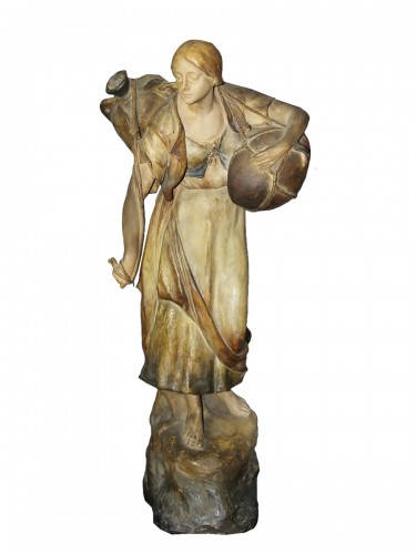 Femme porteuse de cruche, terre cuite par Goldscheider