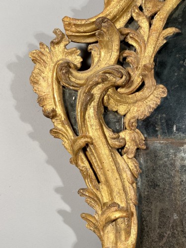 XVIIIe siècle - Miroir d’entre deux en bois doré, Gênes vers 1750