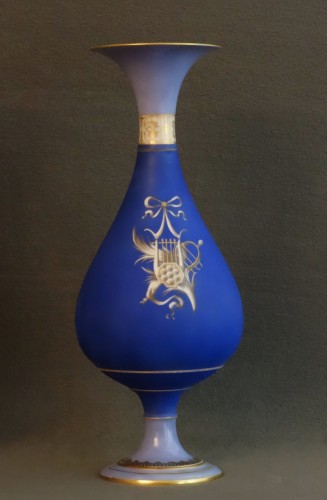 Paire Vases fuseaux en porcelaine de Paris début XIXe - Antiquités Garnier
