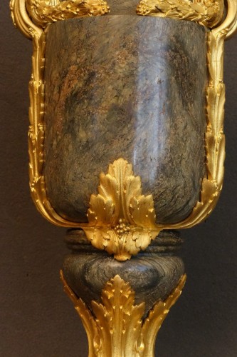 Paire de grands pots couverts milieu XIXe - Napoléon III