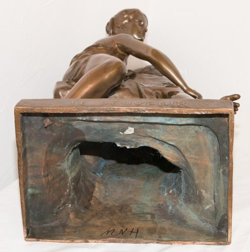 Sculpture Sculpture en Bronze - Bronze « Le souvenir » signé E Picault fin XIXe siècle