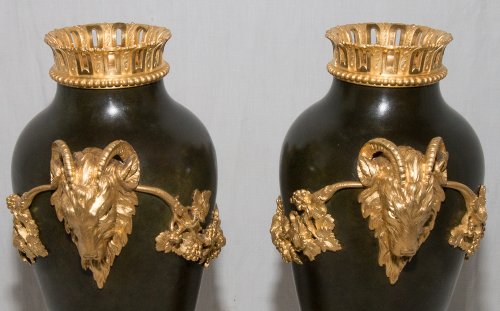 XXe siècle - Paire de vases en bronze cachet Thiebaut Frères Paris circa 1900