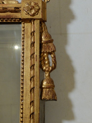 XVIIIe siècle - Miroir Louis XVI en bois doré