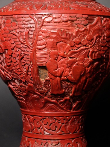 Paire de vases chinois en laque de cinabre - XIXe siècle - Antiquités Olivier Alberteau