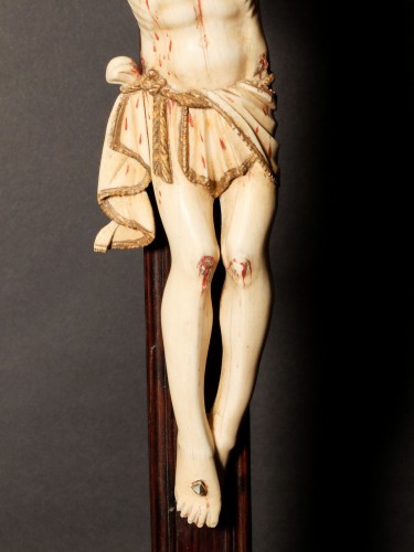 XVIIe siècle - Important Christ en ivoire du XVIIe siècle - Colonies Indo-portugaises, Goa