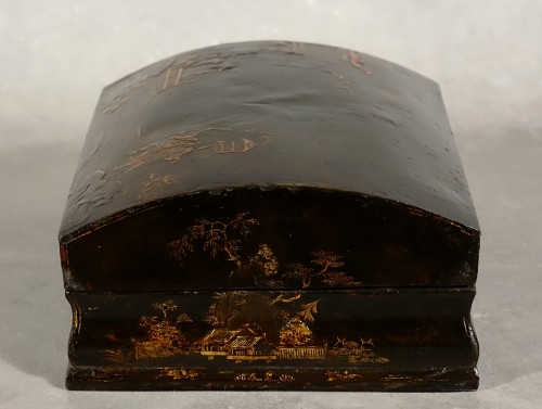 XVIIIe siècle - Coffret ou boîte à perruque en tôle et vernis Martin - Paris XVIIIe