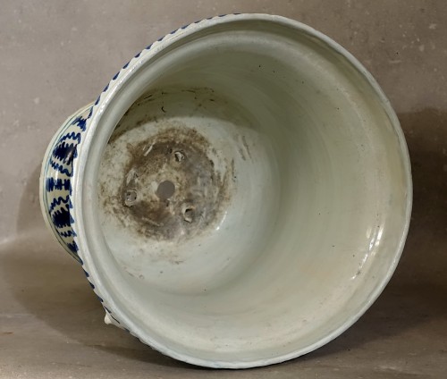Antiquités - Grand vase à oranger - Nevers fin XVIIe début XVIIIe