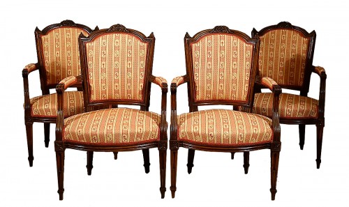 Suite de 4 fauteuils d'époque Louis XVI estampillés Pillot, Nîmes XVIIIe